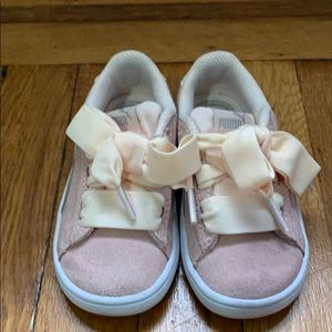 Light pink toddler puma sneakers